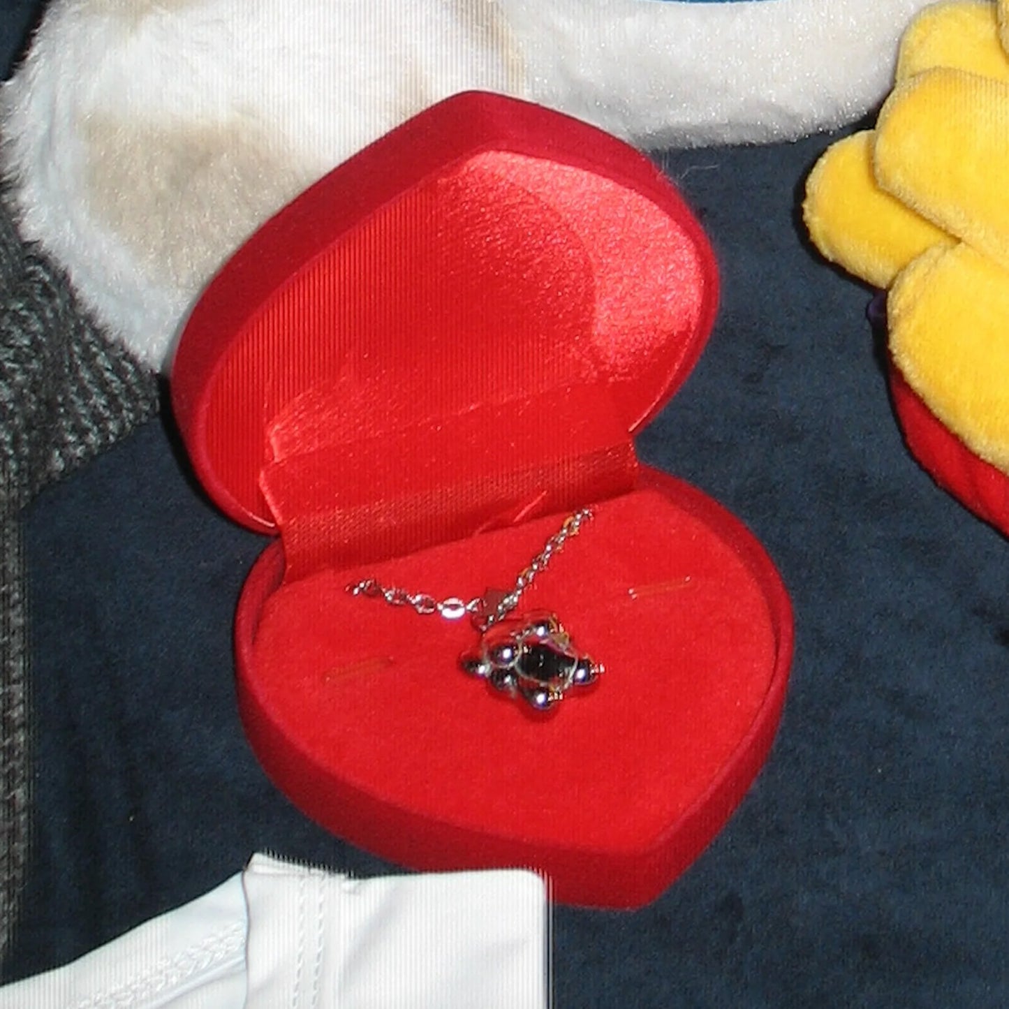 PLUSHIE LOVE SNOOZLE NECKLACE - 16” CABLE CHAIN