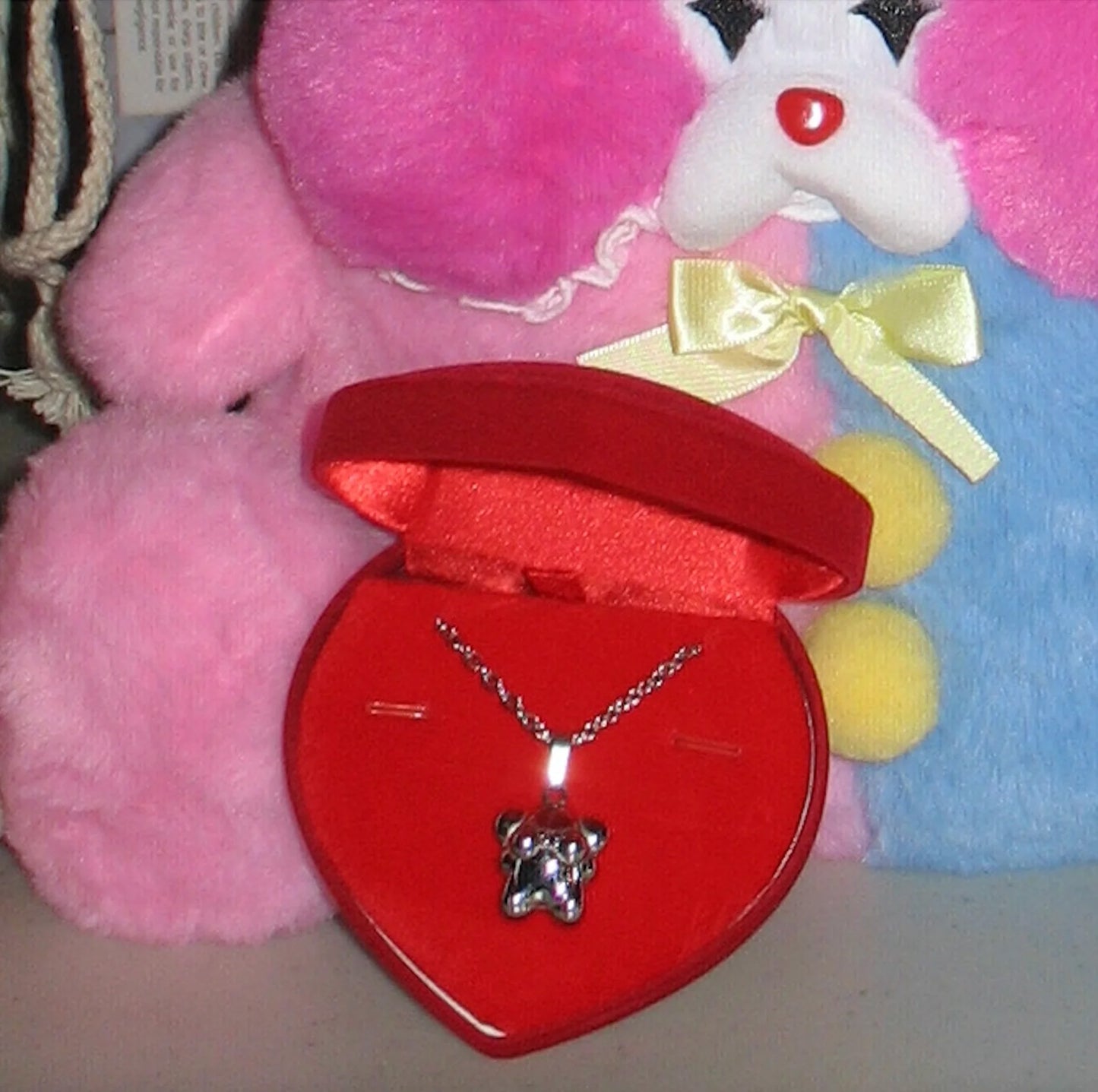 PLUSHIE LOVE SNOOZLE NECKLACE - 16” CABLE CHAIN