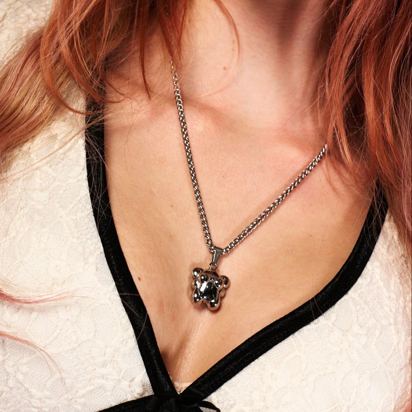 PLUSHIE LOVE SNOOZLE NECKLACE - 20” WHEAT CHAIN
